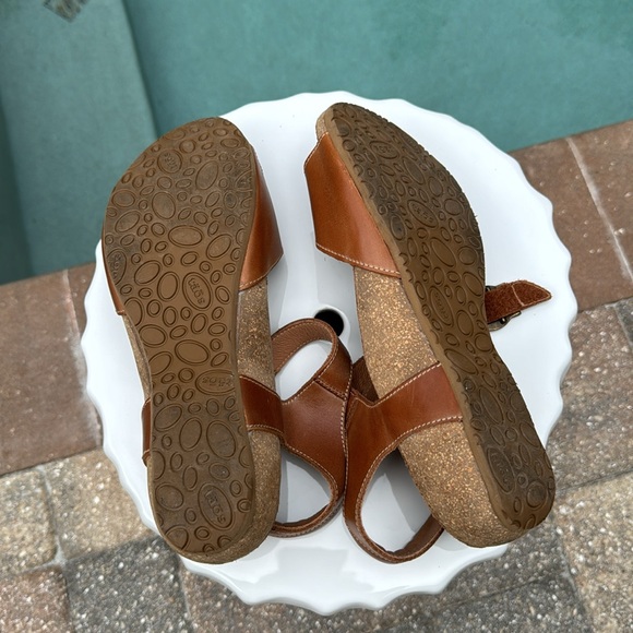 Taos “Vera” leather sandal sz 11 - 11.5 like new - Picture 7 of 8